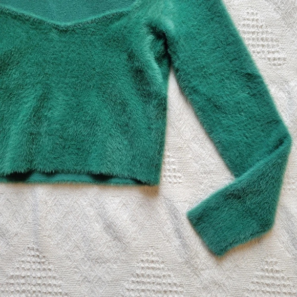 Aritzia Sunday Best Reese Fuzzy Green Cropped  Cardigan - Picture 5 of 11